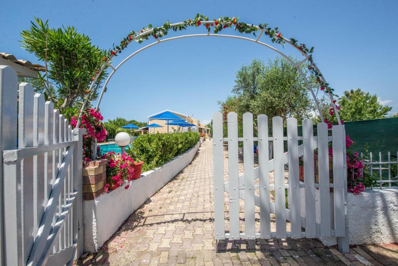 Villa Eleni Holidays Resort With Swimming Pool, Сидарион Экстерьер фото
