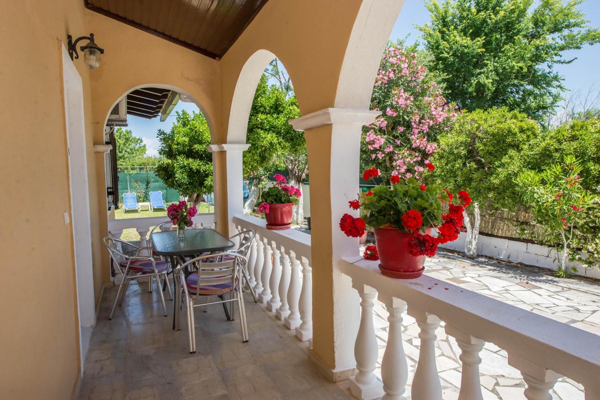 Villa Eleni Holidays Resort With Swimming Pool, Сидарион Экстерьер фото